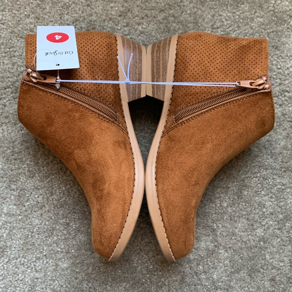 Cat & Jack Girls Boots.